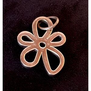 Vintage Tous Sterling Silver Daisy Flower Duna Pendant